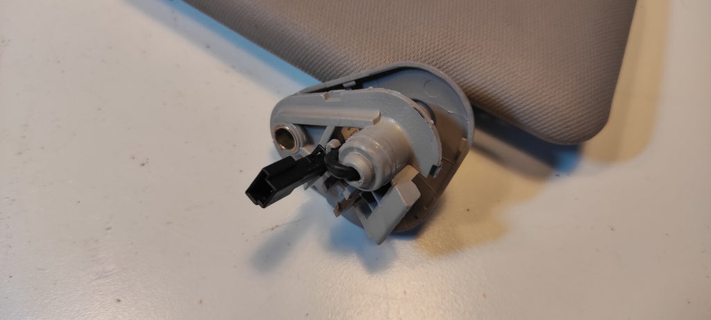 Alfa Romeo 147 2.0 Twinspark 2002 LHD Front Right Sun Visor Cover