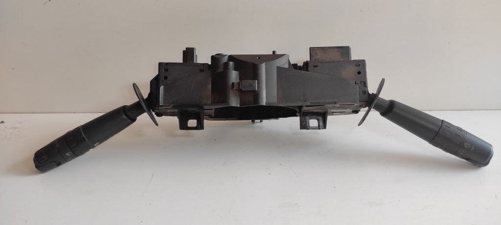 Peugeot 607 3.0i V6 2001 LHD Front Wiper / Indicator Light Stalk Lever 61557024