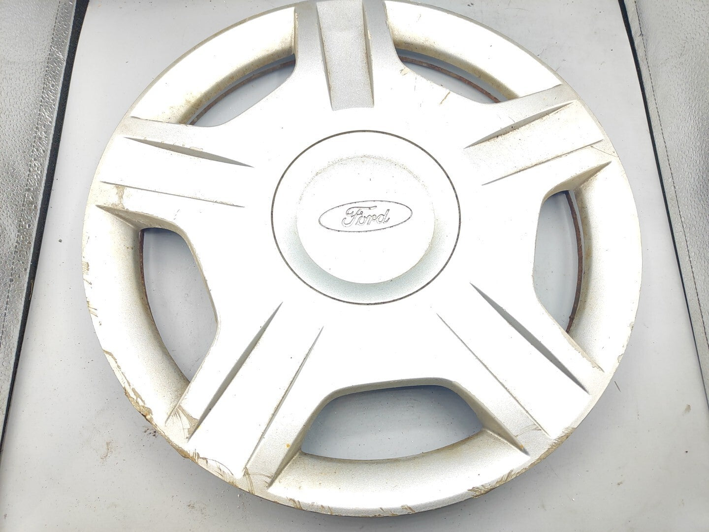 Ford Fiesta MK6 Petrol 2004 R14 Center Wheel Cap Cover 2S611130DA
