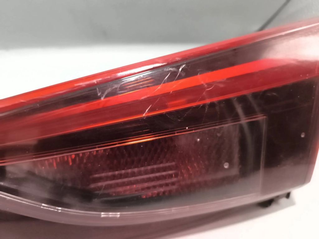 Mazda 3 BM III Hatchback 2014 Rear Right tailgate tail light lamp B45C513F0 
