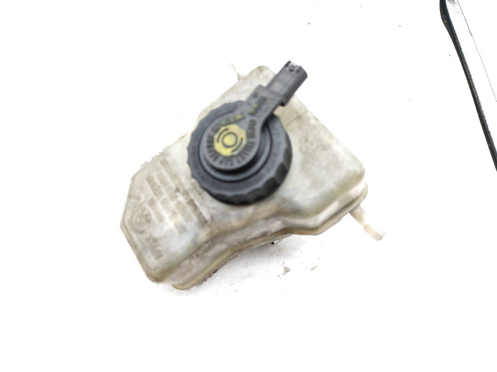 BMW E90 E91 330D 170kW 2006 Diesel Master Brake Cylinder Tank 03350886531