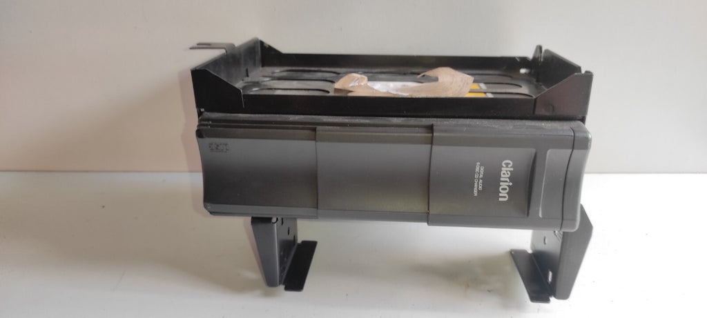 Peugeot 607 3.0i V6 2001 Rear Tailgate Trunk CLARION CD Changer 9636561780