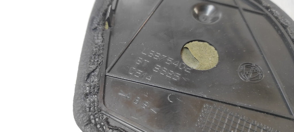 Alfa Romeo GT 1.9JTD 110kW 2005 Front Right Center Console Leather Trim