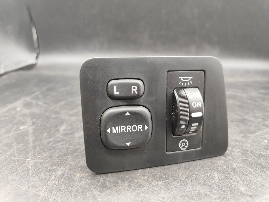 Pontiac Vibe 2004 LHD Wing Mirror Control Switch Button 777896