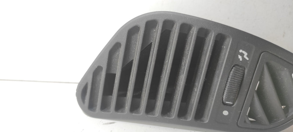 Alfa Romeo 156 1.9JTDm 85kW Diesel 2003 Front Dash Panel Air Vent Grill