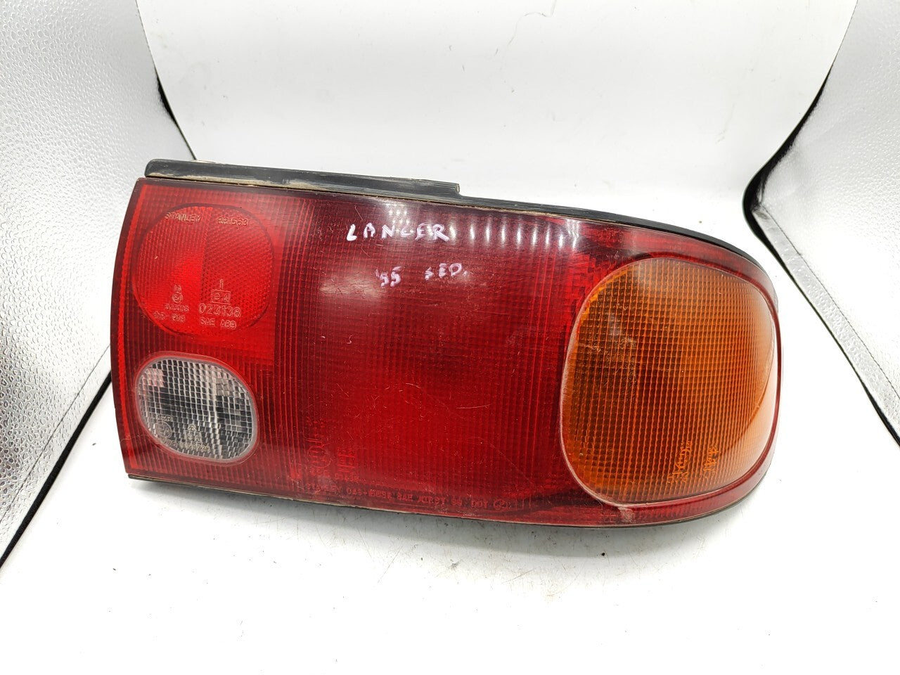 Mitsubishi Lancer V Sedan 1994 LHD Rear Right Taillight Light 0431563R