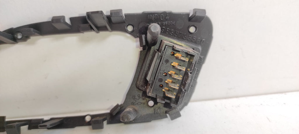 Peugeot 607 3.0i V6 2001 LHD Rear Right Electric Window Switch 9635733580