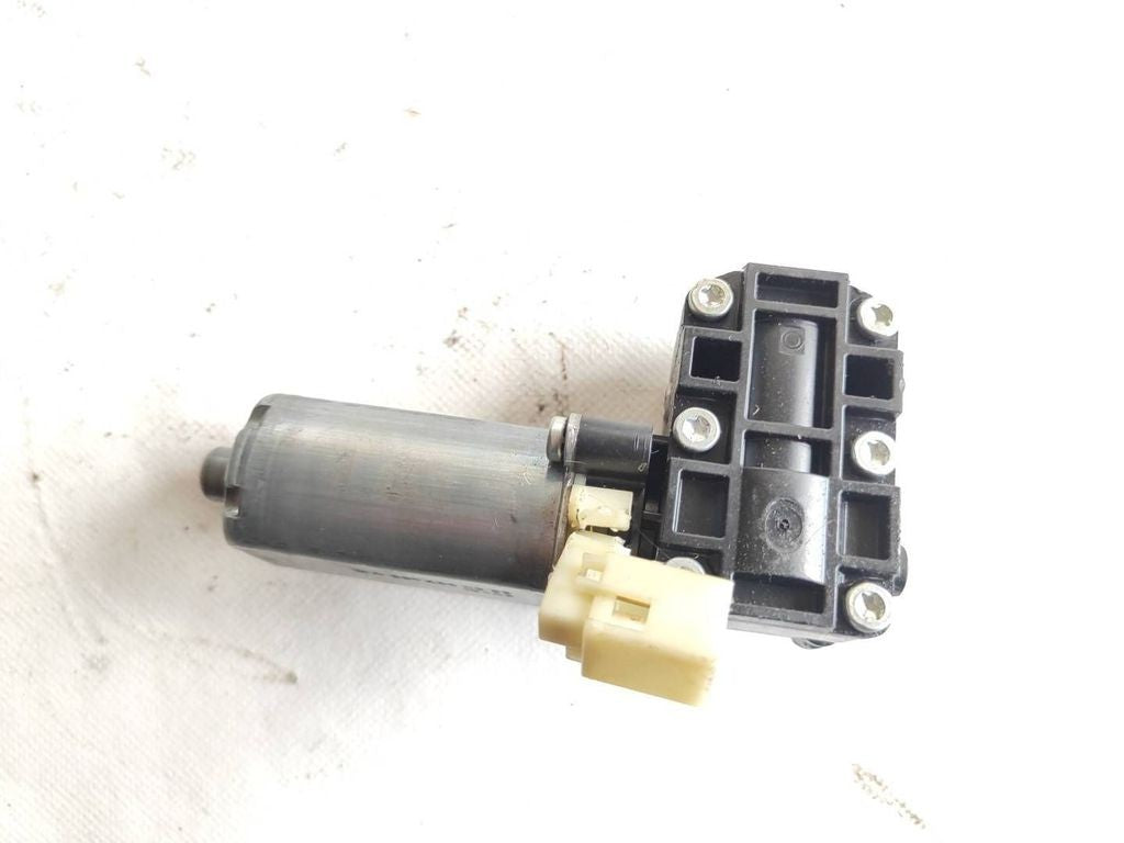 Mercedes-Benz C Class W205 2014 Steering column adjust motor A2314600225 