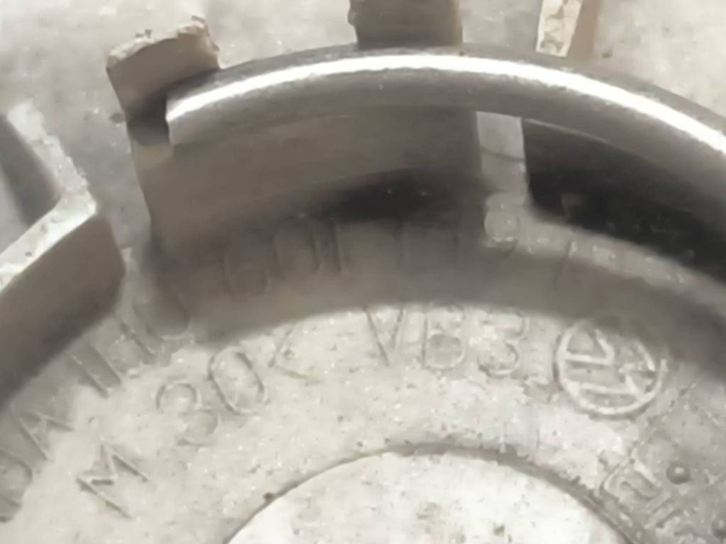 Volkswagen Golf III 1991 Original wheel cap 1H0601149K 