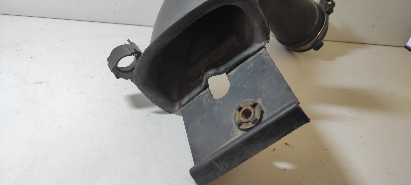 Alfa Romeo GT 1.9JTD 110kW 2004 Diesel Engine Air Intake Pipe Hose 46819096