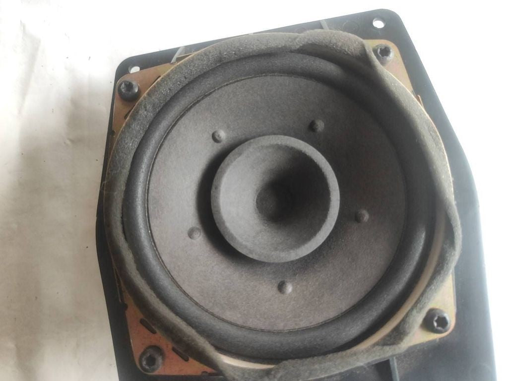Mitsubishi Space Star 2002 Left door speaker MR285934 