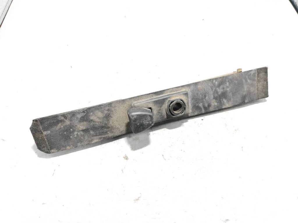 Alfa Romeo 155 1.8i 103kW 1994 Seat belt adjustment rail 82445638 