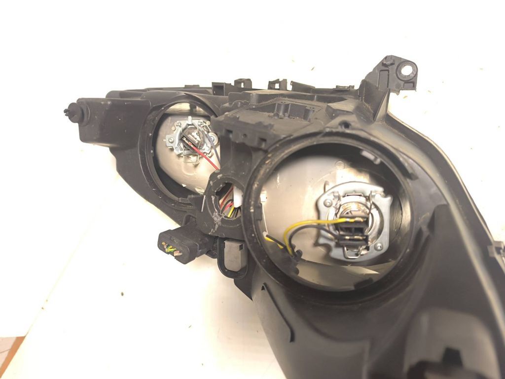 Peugeot 607 2.2i 2001 LHD Front Left headlight headlamp 9641958880 