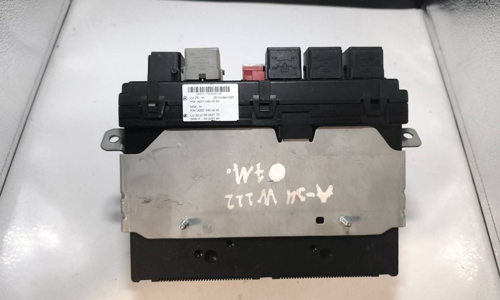 Mercedes-Benz S W221 2006 Fuse module A2215403550 A2215450801