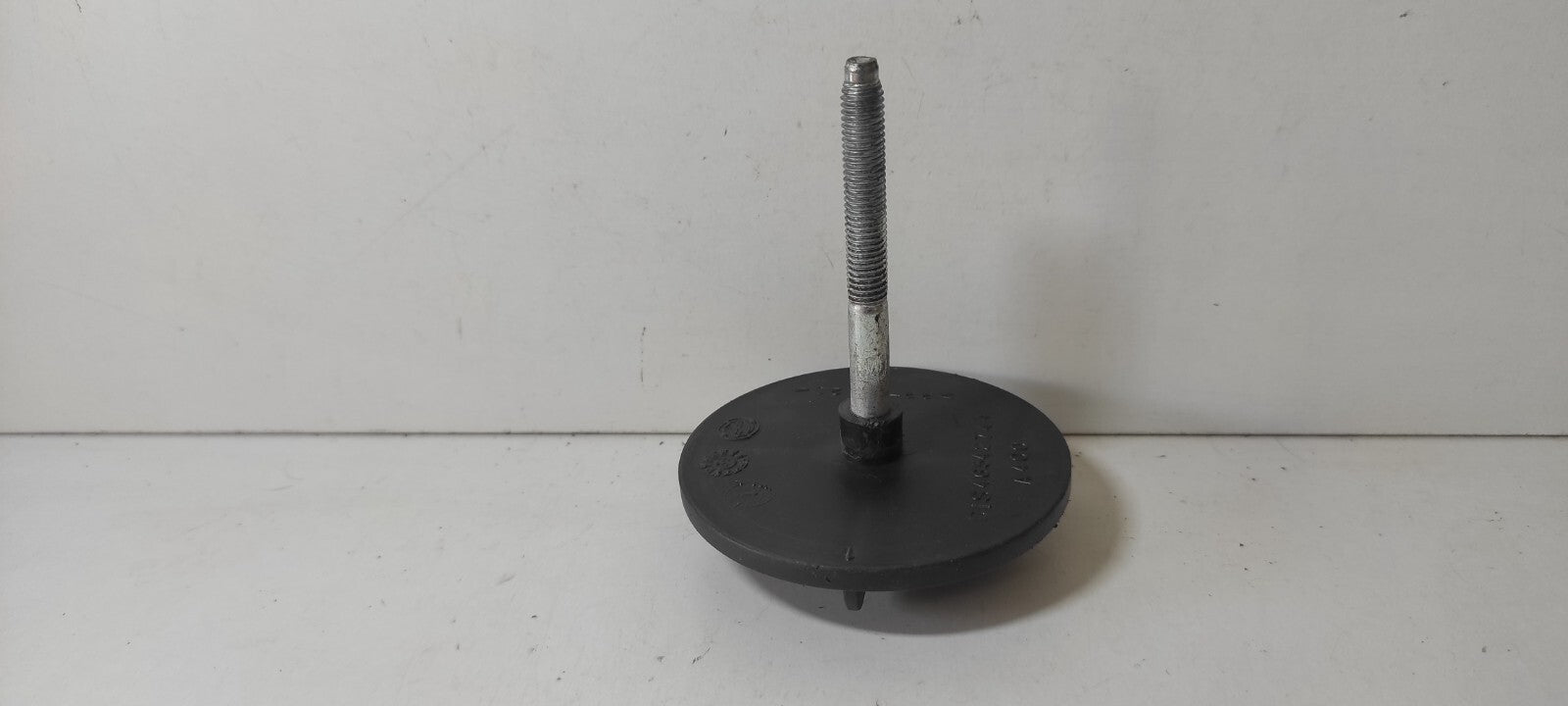 Alfa Romeo 147 1.9JTD 8V Diesel 2003 Rear Boot Trunk Spare Wheel Bolt 46542744