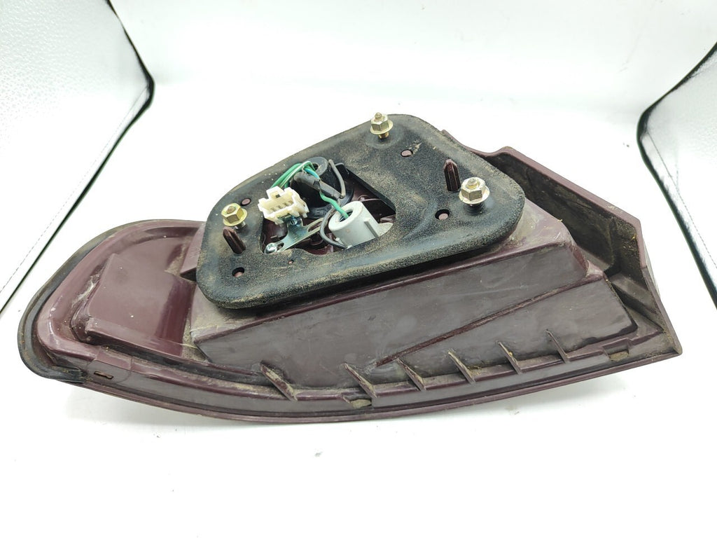 Mitsubishi Galant 1994 Hatchback LHD Rear Right Taillight Light 0431612