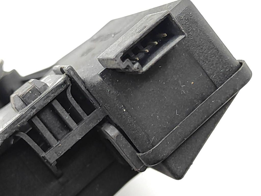 BMW 3 E46 2003 Tailgate trunk boot lock catch latch 8196401 