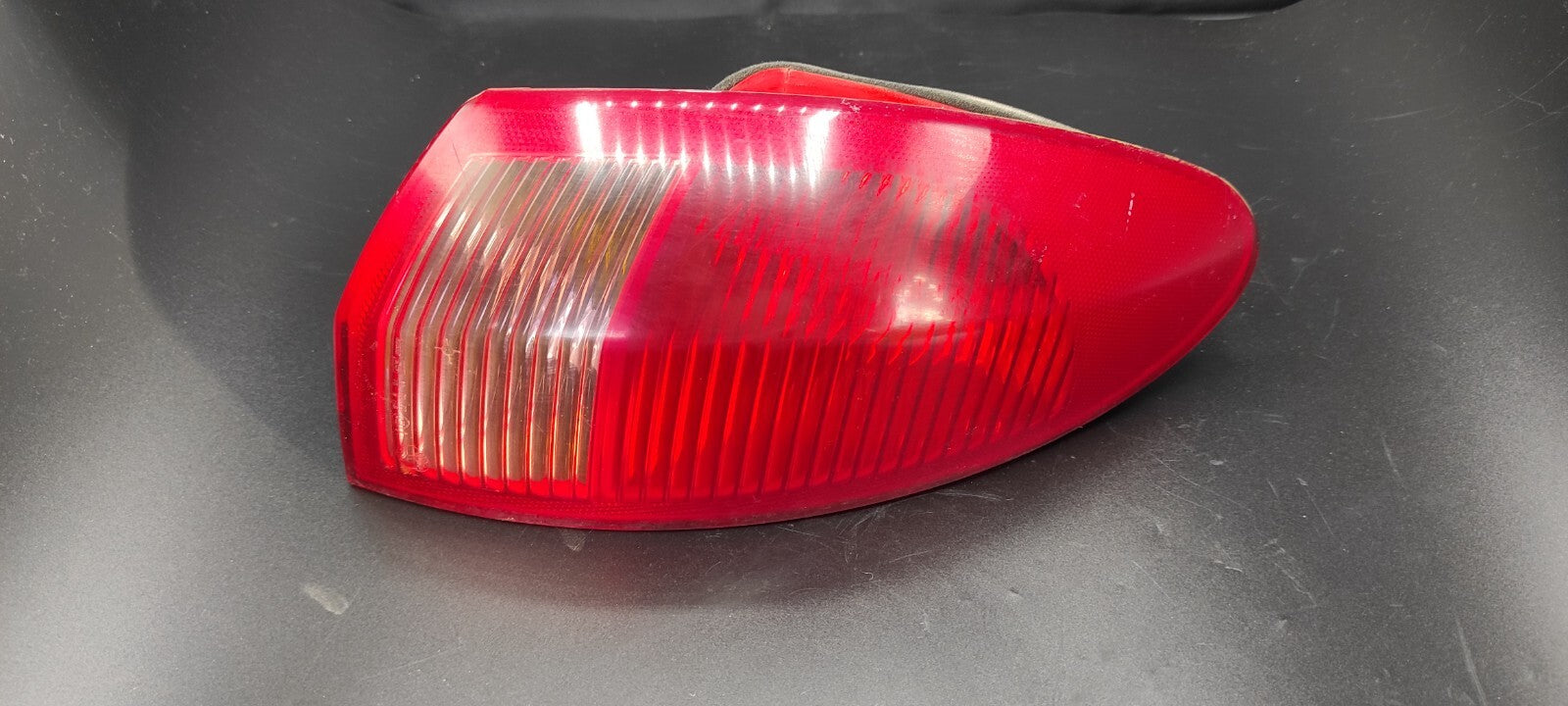 Alfa Romeo 147 1.9JTD 103kW 16V 2004 LHD Rear Right Taillight Lamp 46556347