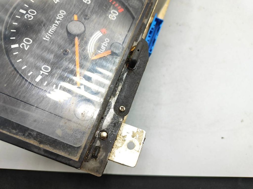 Renault 11 1990 LHD speedometer instrument cluster 9609162080 
