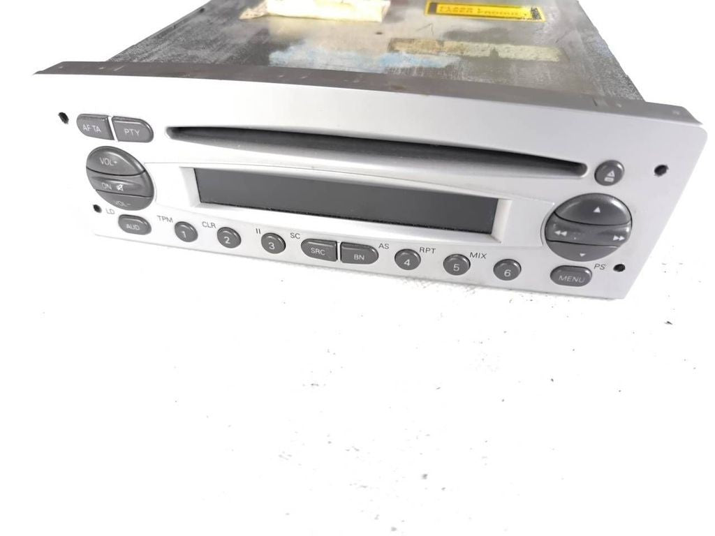 Alfa Romeo 156 Facelift 2005 Radio CD player head unit 7640378316 / With Code