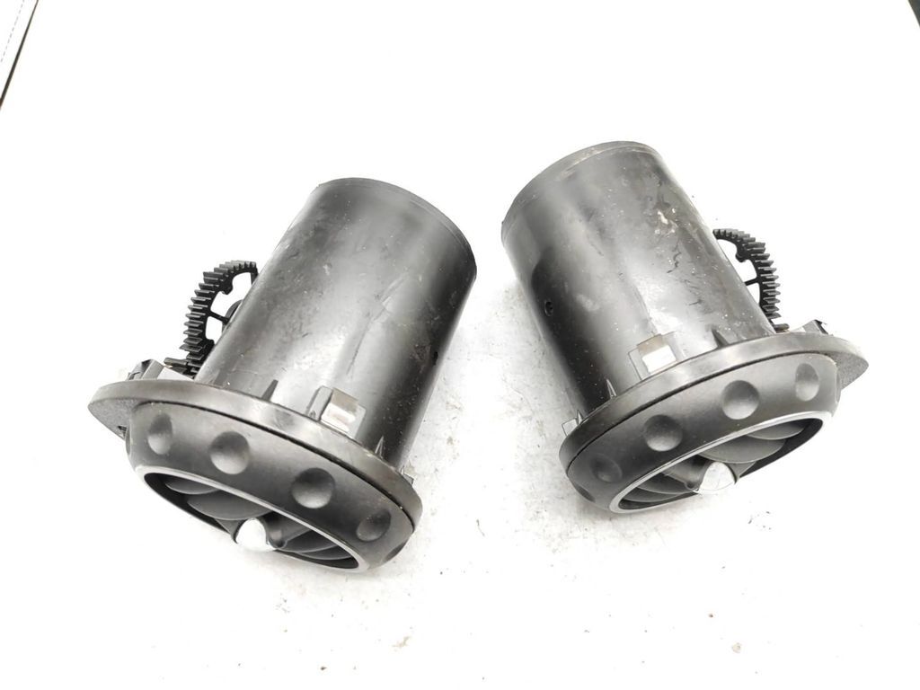 Alfa Romeo 147 2000 LHD Front dashboard side air vent grill trim 225495 