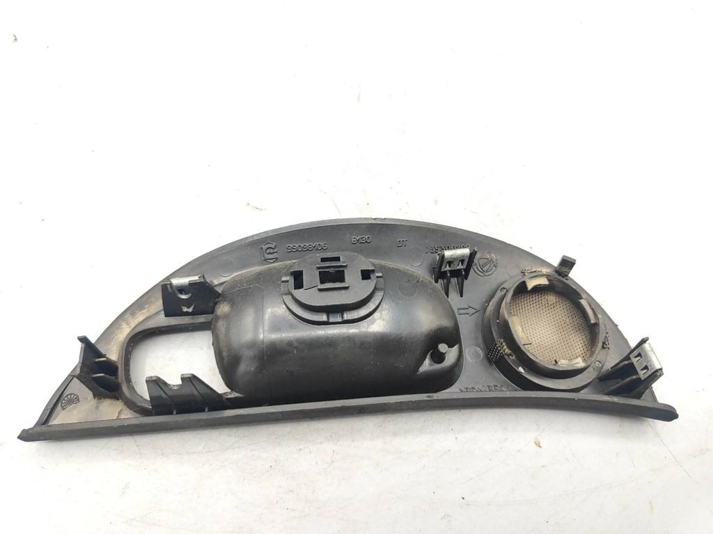 Alfa Romeo 147 1.9JTD 88kW 2007 Front right side door handle trim 