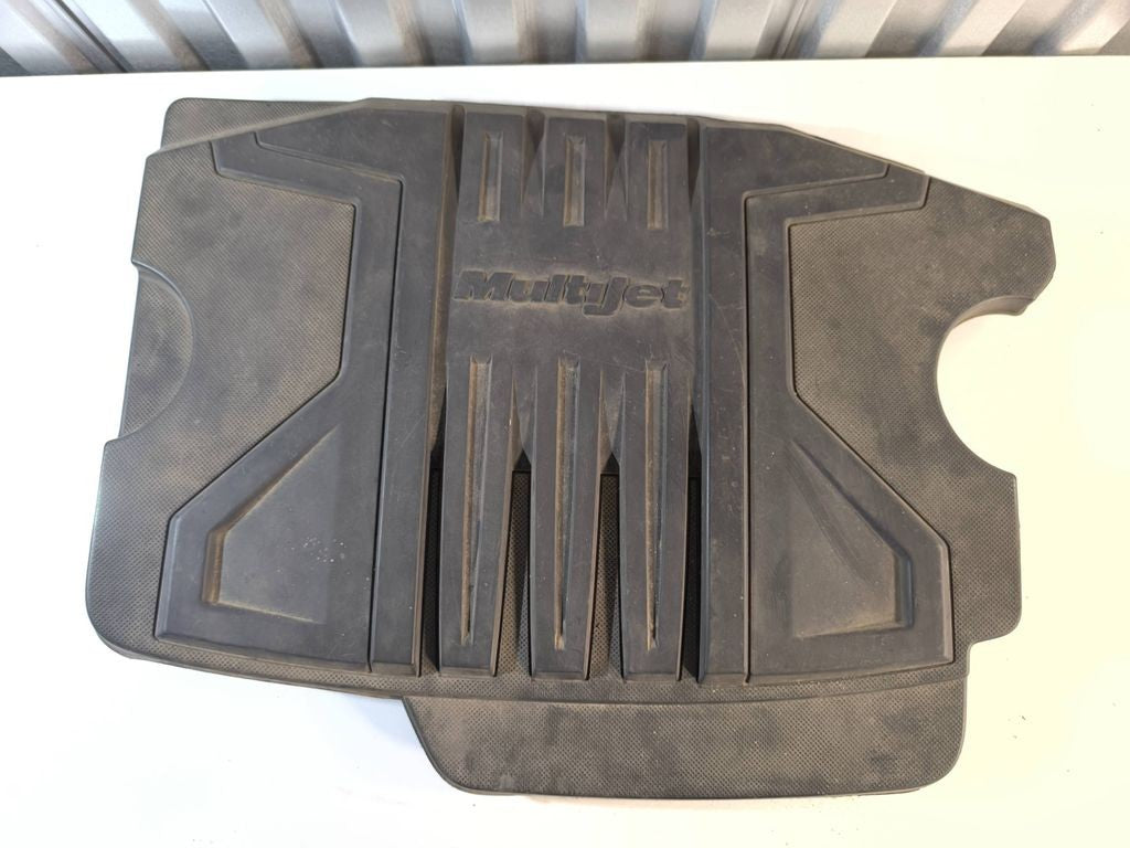 Fiat Croma 2.4JTDM 2007 Diesel Top engine cover trim 