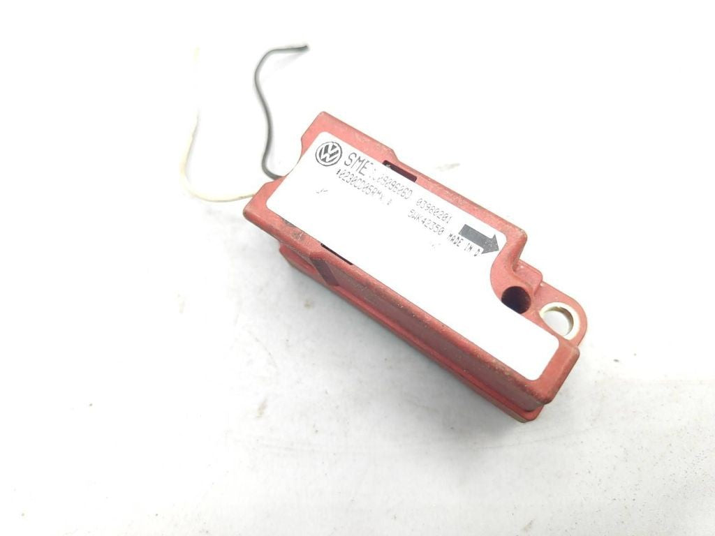 Volkswagen Golf IV MK4 2001 Deployment crash impact sensor 1J0909606D 