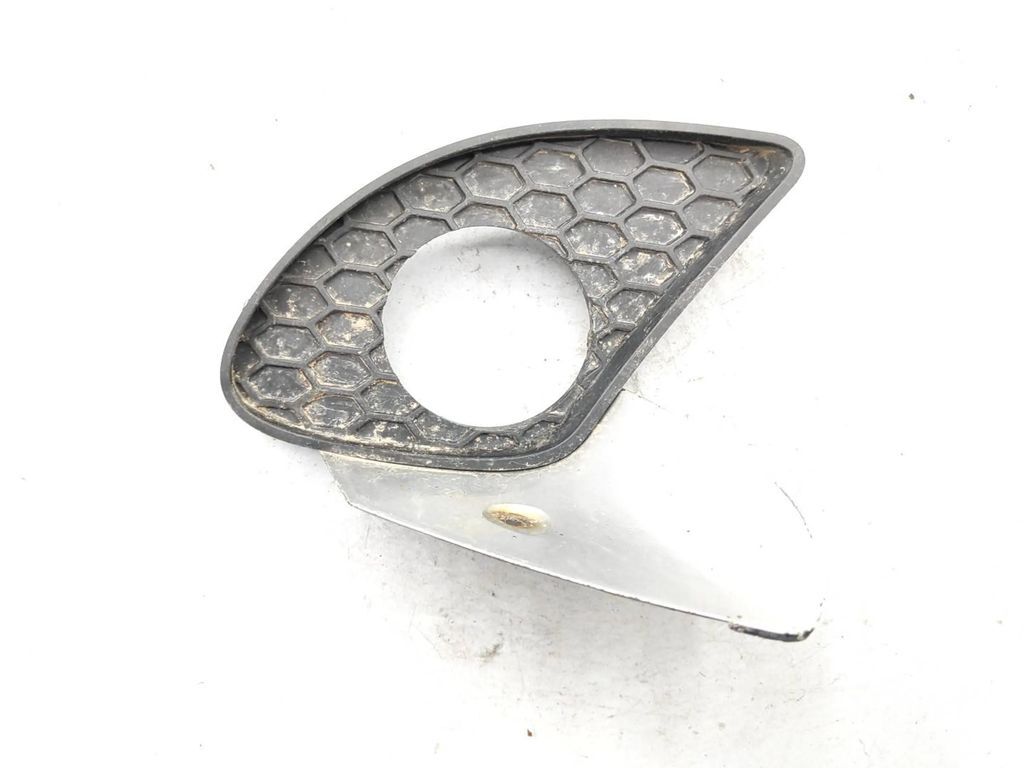 Alfa Romeo 147 Facelift 2007 front left fog light trim grill 156052634 