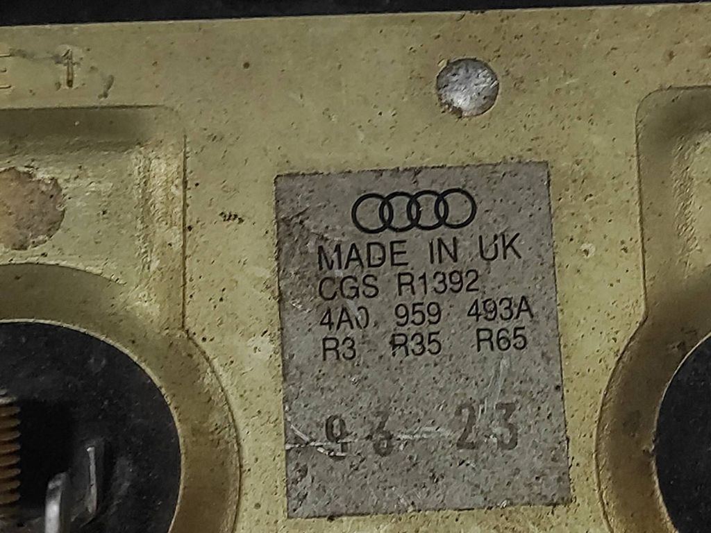 Audi 80 90 S2 B4 1993 Diesel Coolant fan relay 4A0959493A 