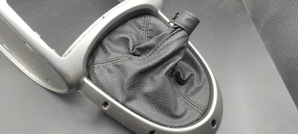 Alfa Romeo GT 1.9JTD 2005 Gear Selector Shifter Surround Trim Leather LS375401