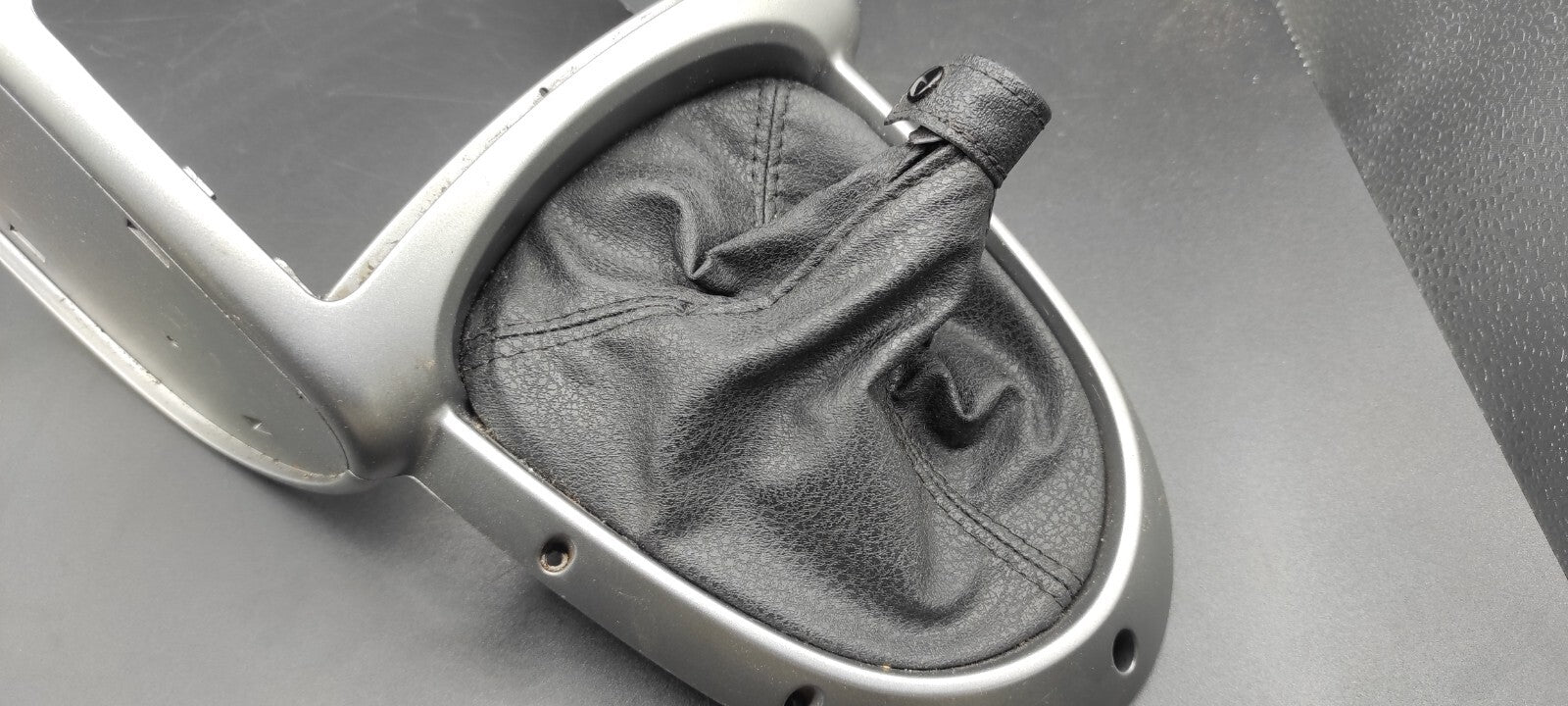 Alfa Romeo GT 1.9JTD 2005 Gear Selector Shifter Surround Trim Leather LS375401