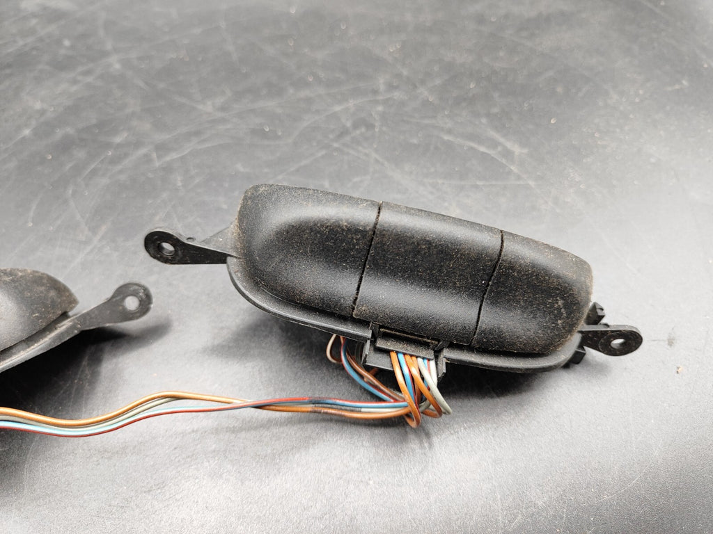 Opel Astra G 1999 Steering Wheel Switch Button 90561159