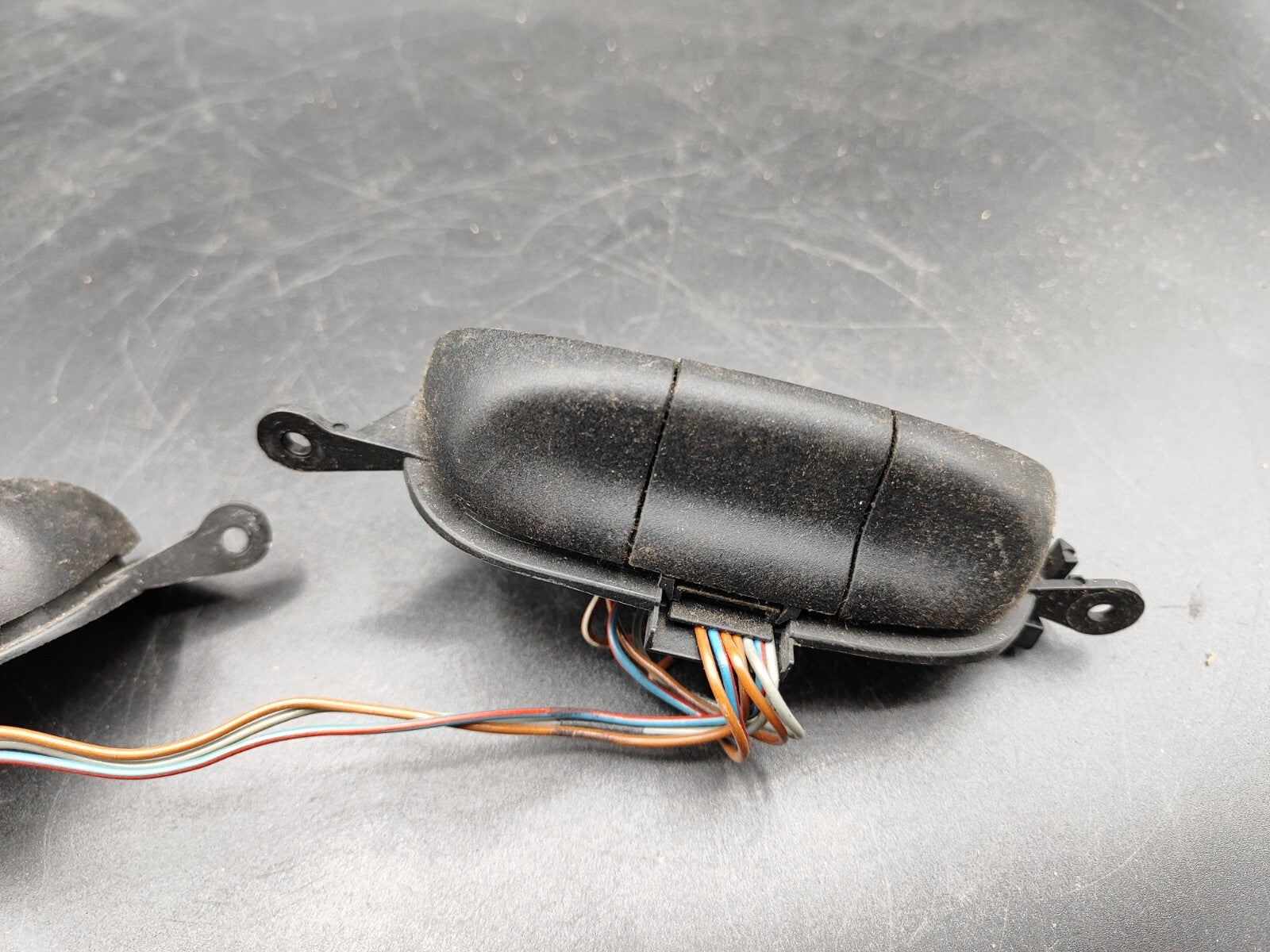 Opel Astra G 1999 Steering Wheel Switch Button 90561159