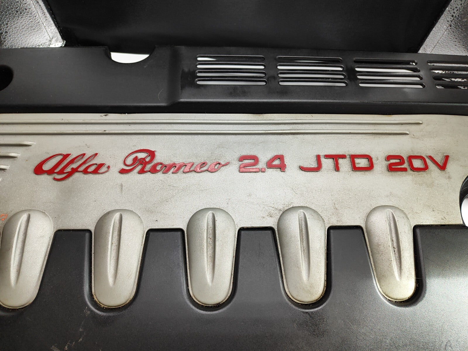 Alfa Romeo 156 2.4JTD 20V 2004 Diesel Engine Plastic Top Cover 1560415990