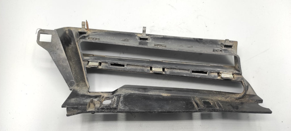 Alfa Romeo 156 SW 2.4JTD 110kW 2003 Front Left Upper Bumper Grill 156017392