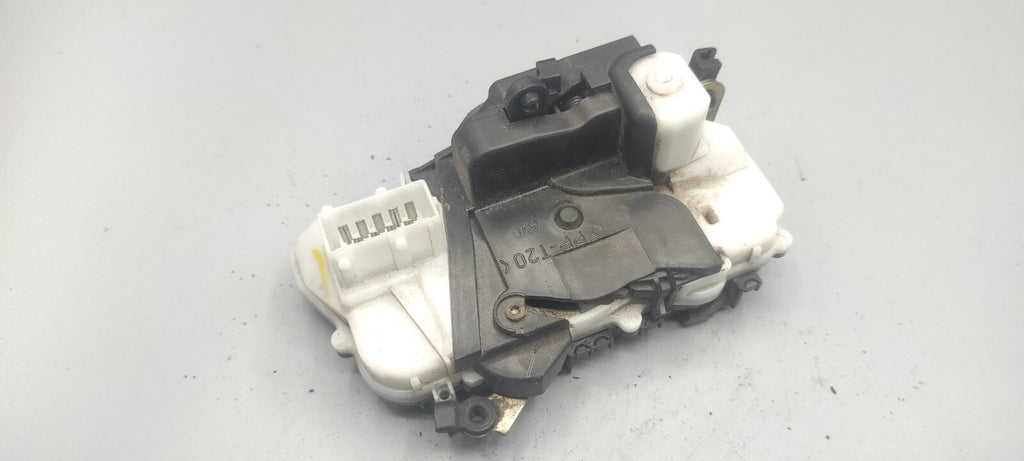 Peugeot 607 3.0i V6 Petrol 2002 LHD Front Right Door Lock