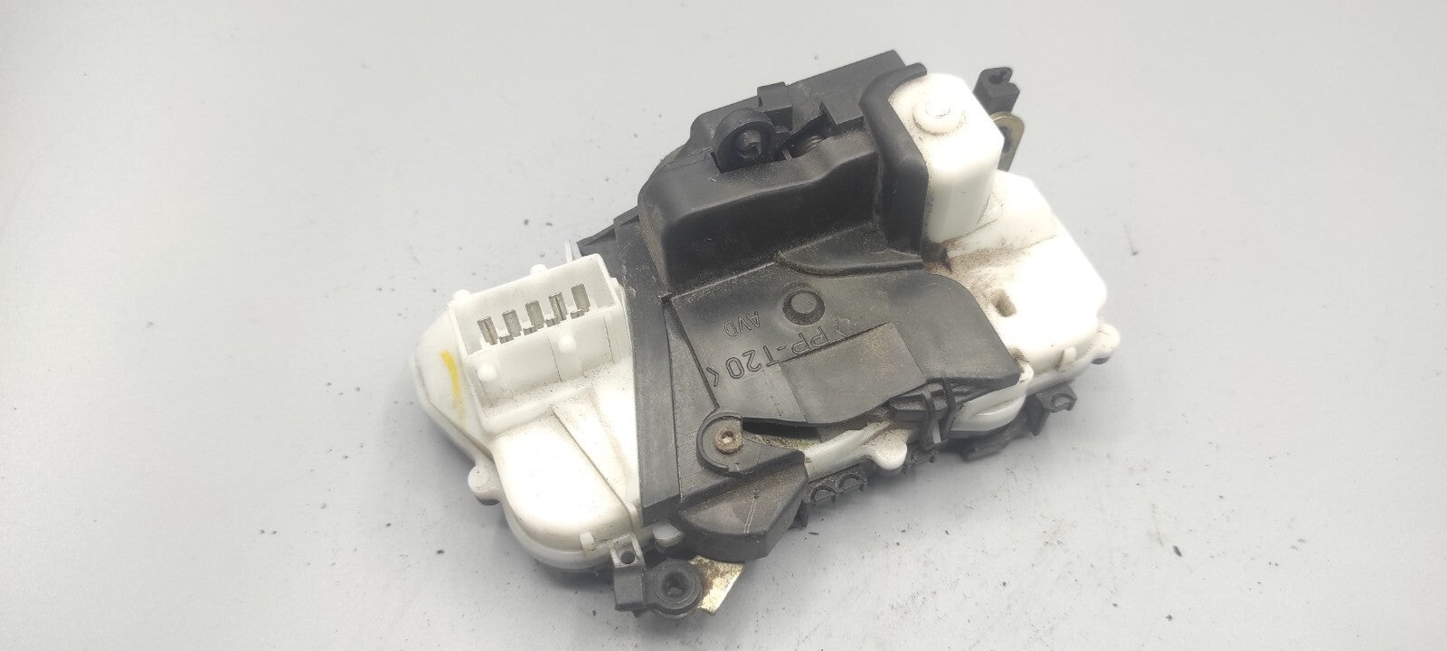 Peugeot 607 3.0i V6 Petrol 2002 LHD Front Right Door Lock