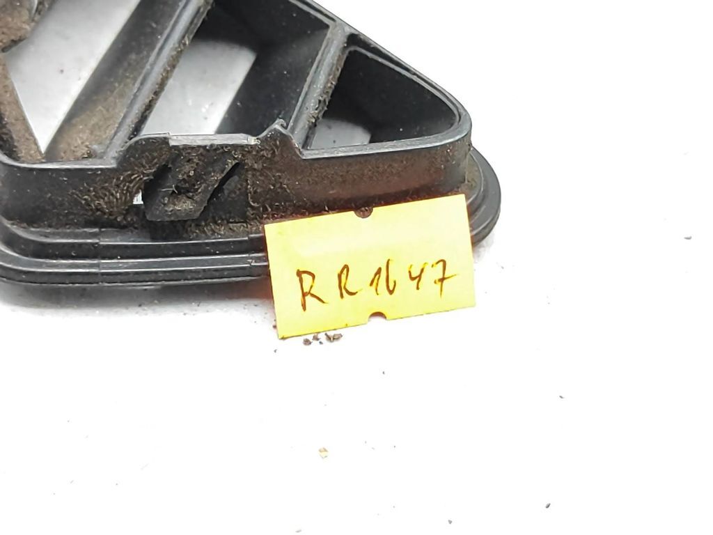 Alfa Romeo 147 Facelift 2007 Front dashboard air vent grill cover trim 