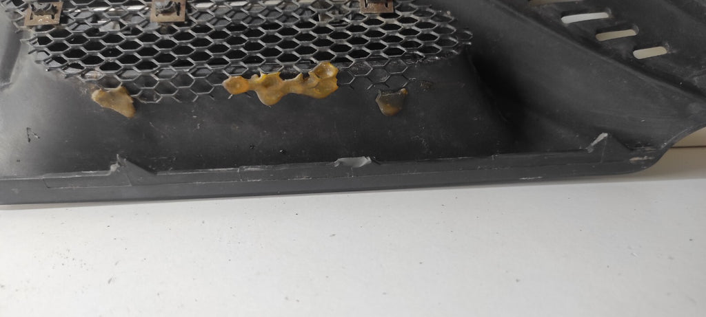 Alfa Romeo 166 2.4JTD 110kW 2003 Front Left Bumper Upper Grill 156016558 Black