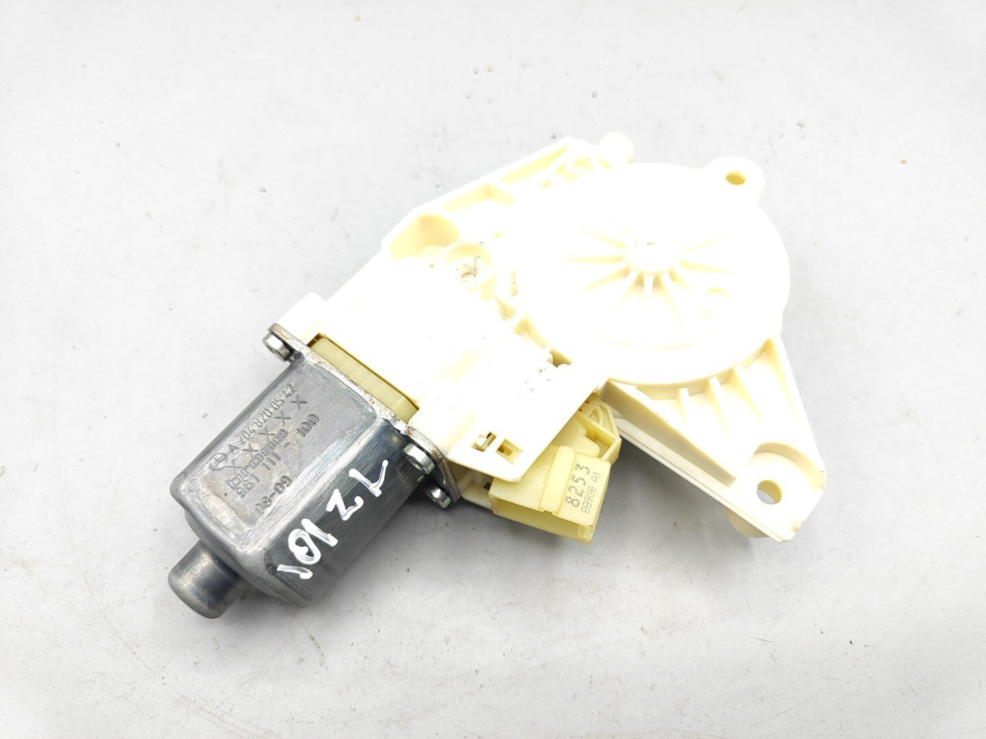 Mercedes Benz W204 C Class 2010 Rear left window regulator 0130822443