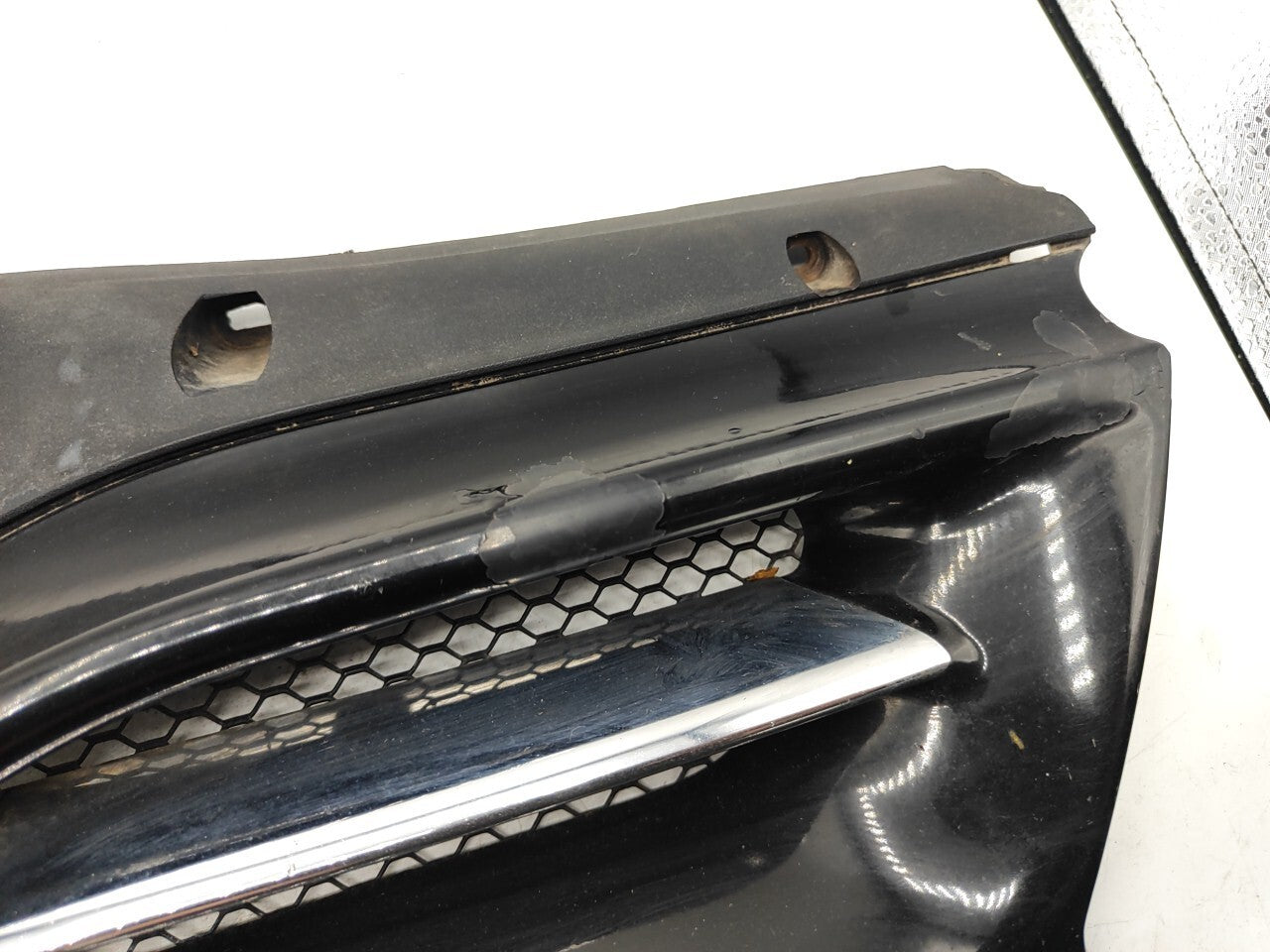 Alfa Romeo 166 2003 Front Left Bumper Upper Grill 156016558 BLACK