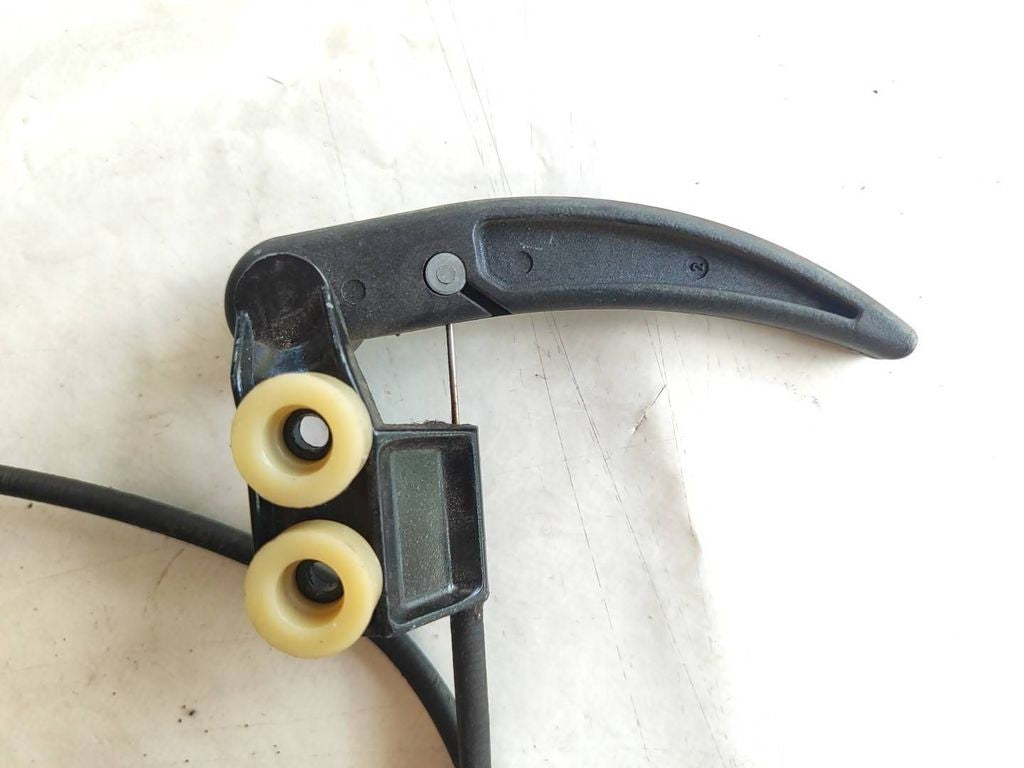 Volkswagen Fox 2008 bonnet hood lock release cable 5Z0823531B 