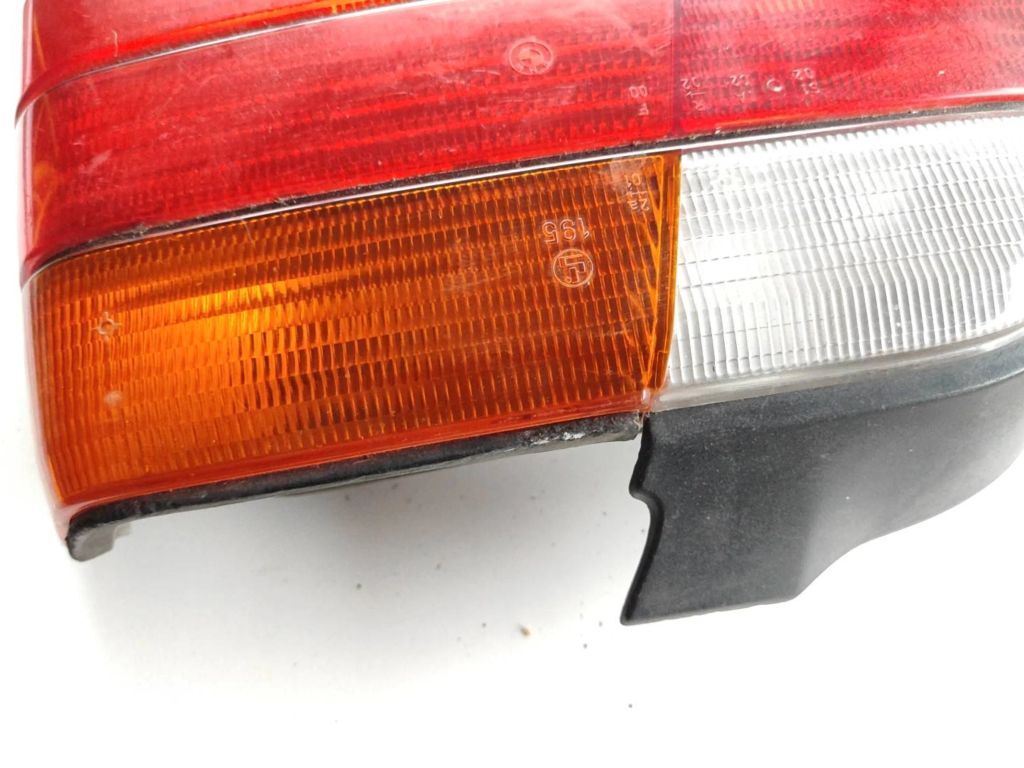 BMW 318 E36 Sedan 1992 rear right side taillight light 