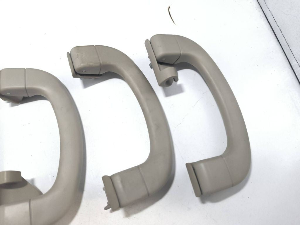 Alfa Romeo 159 2.4JTDm 2007 A set of roof handles 