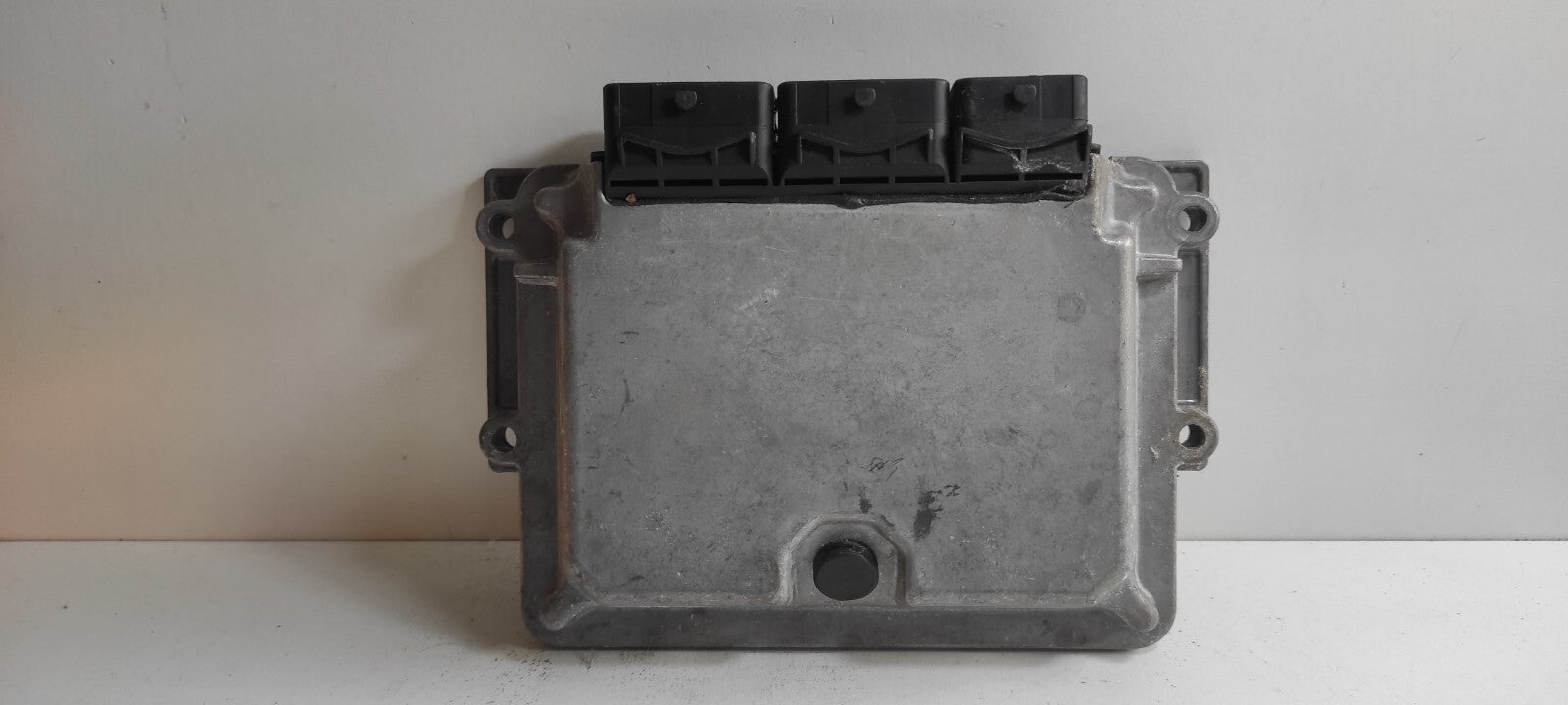 Peugeot 607 3.0i V6 2000 Engine Control Module Unit ECU 9652033580