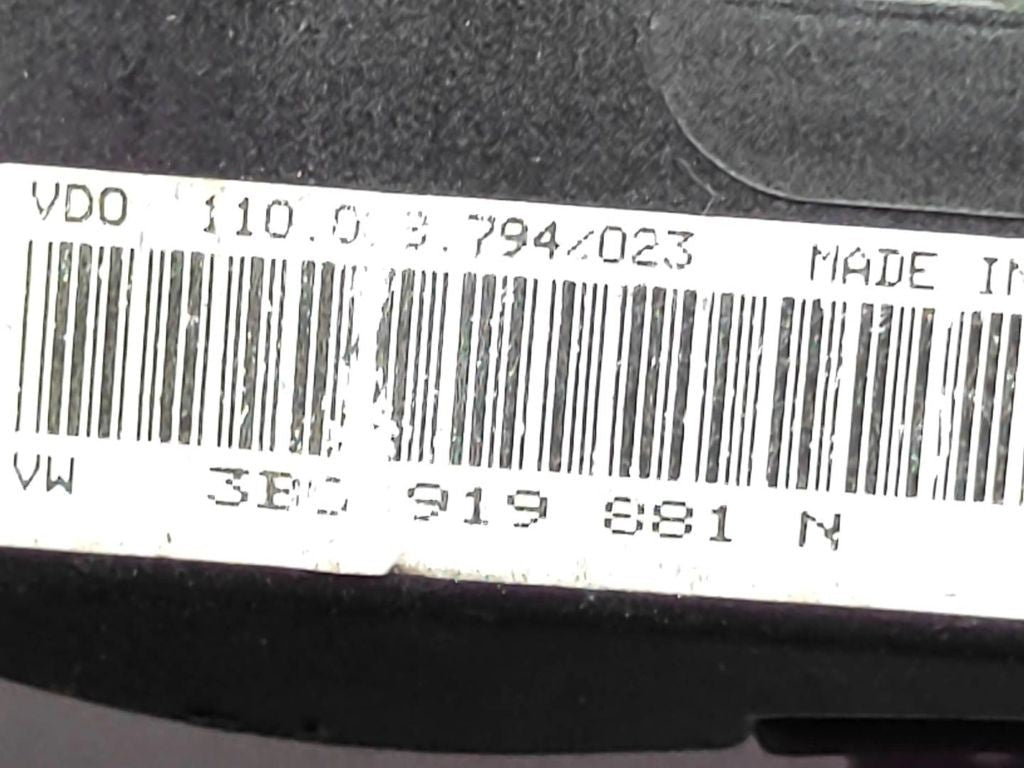 3B0919881N Volkswagen PASSAT B5 TDI 1998 speedometer instrument cluster 