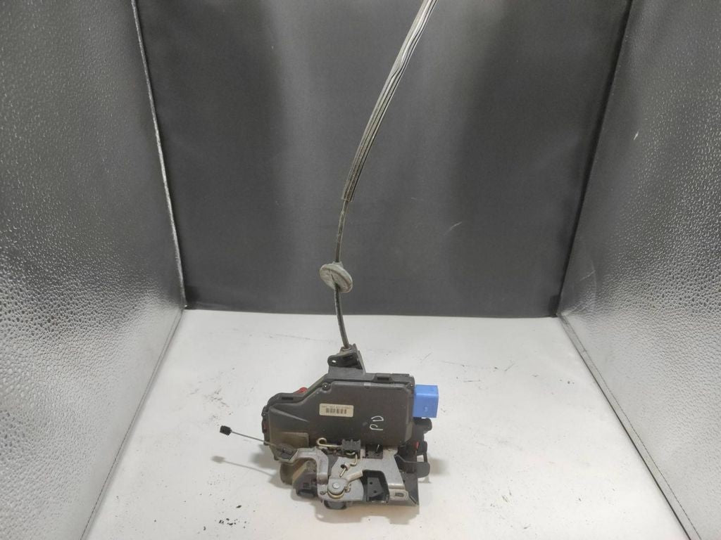 Volkswagen Golf V 2003 Right front door lock 3D1837016AC 