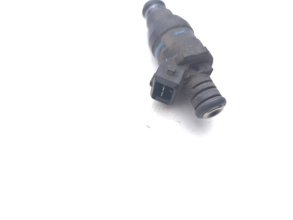 BMW 3 318i E36 1993 Petrol fuel injector 1731357 