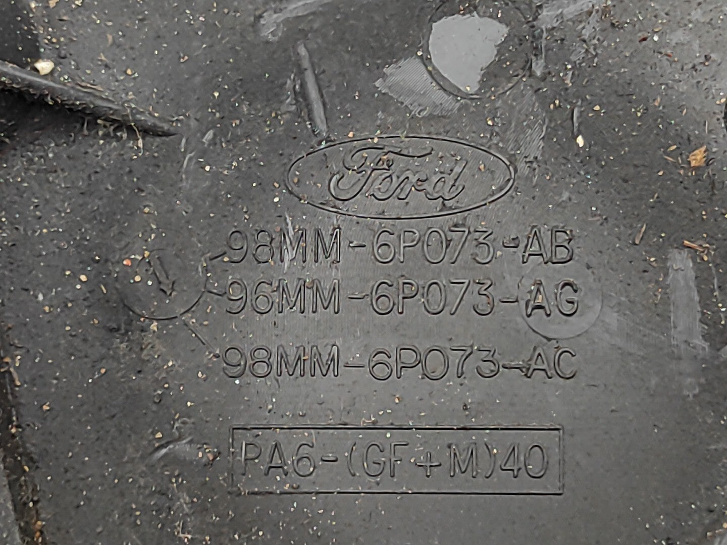 Ford Focus MK1 1.6i 74kW 100PS 2001 Engine Timing Belt Cover 98MM6P073AB